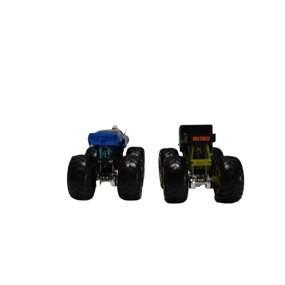 Lot Of 2 Hot Wheels Monster Trucks Bone Shaker & Rodger Dodger Toy - Picture 3 of 6